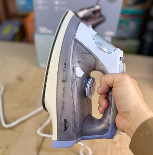 Uakeen Steam Iron ZL-817 with Ceramic Soleplate (Germany Design)