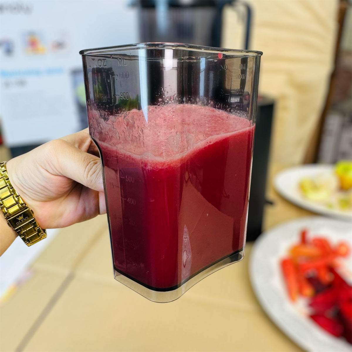 CANOLY UK COLD PRESS JUICER  JE-75B (SLOW JUICER)