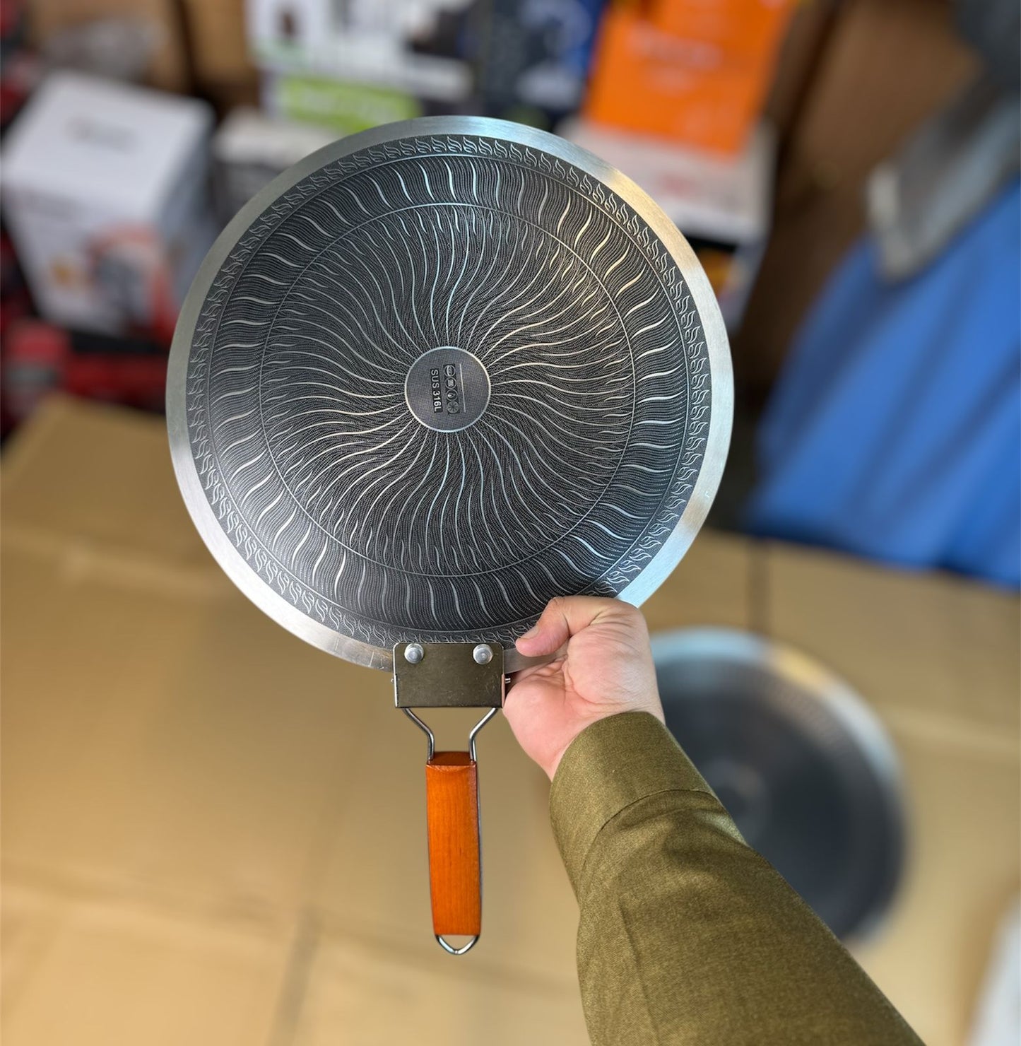 Honeycomb Non-Stick Tawa with Wooden Handle (34cm & 36cm)