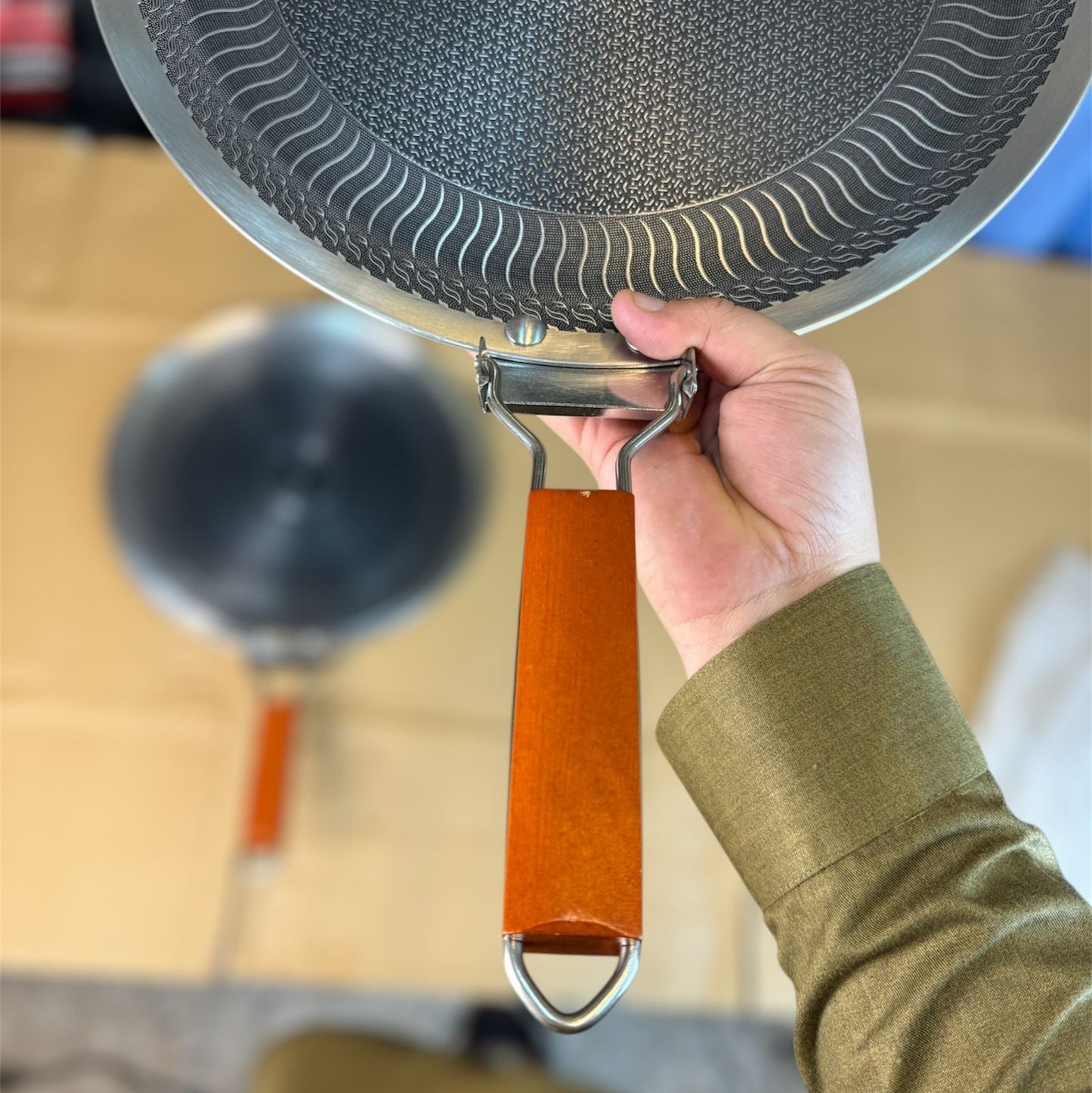Honeycomb Non-Stick Tawa with Wooden Handle (34cm & 36cm)