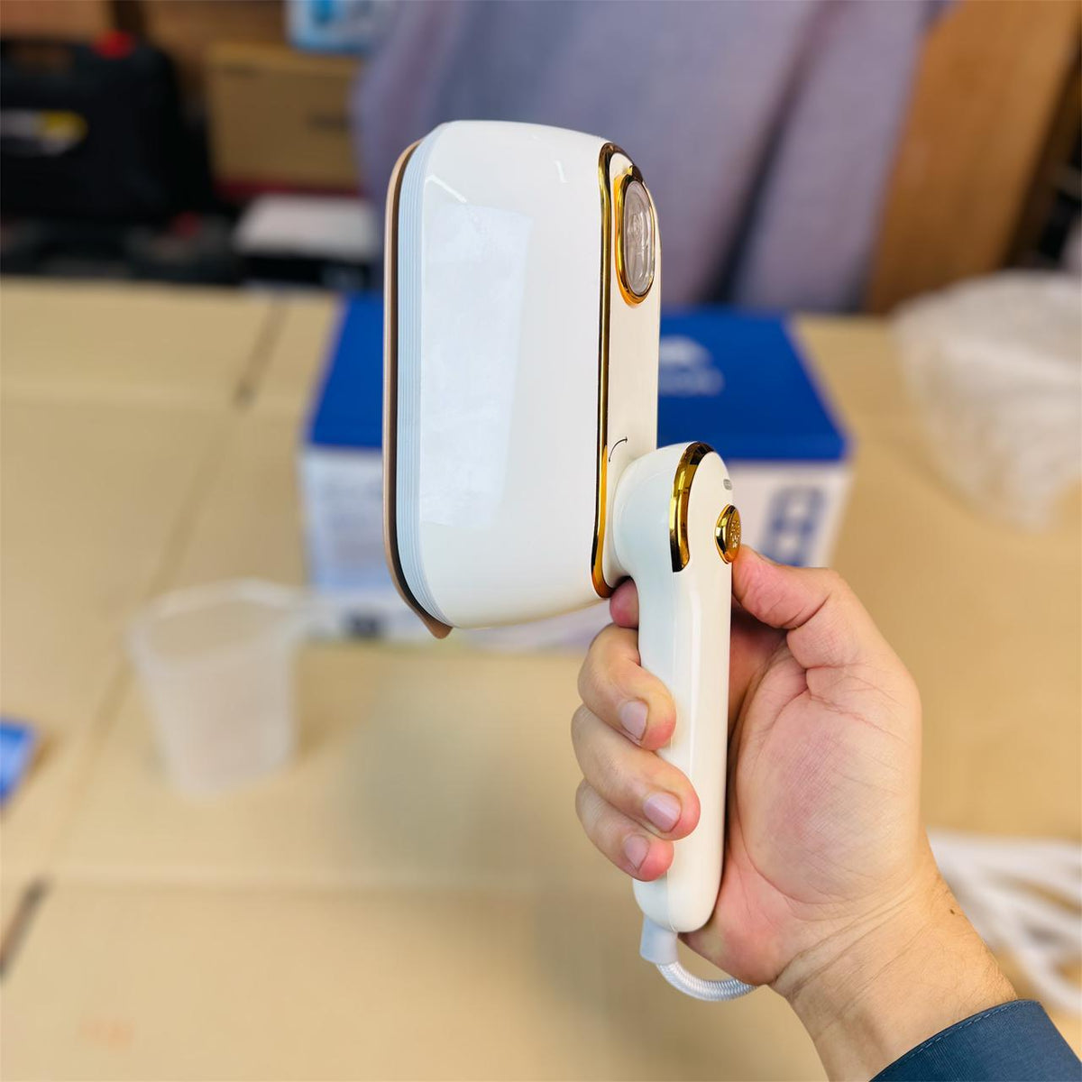ORVICA & ARSHIA handheld steam iron