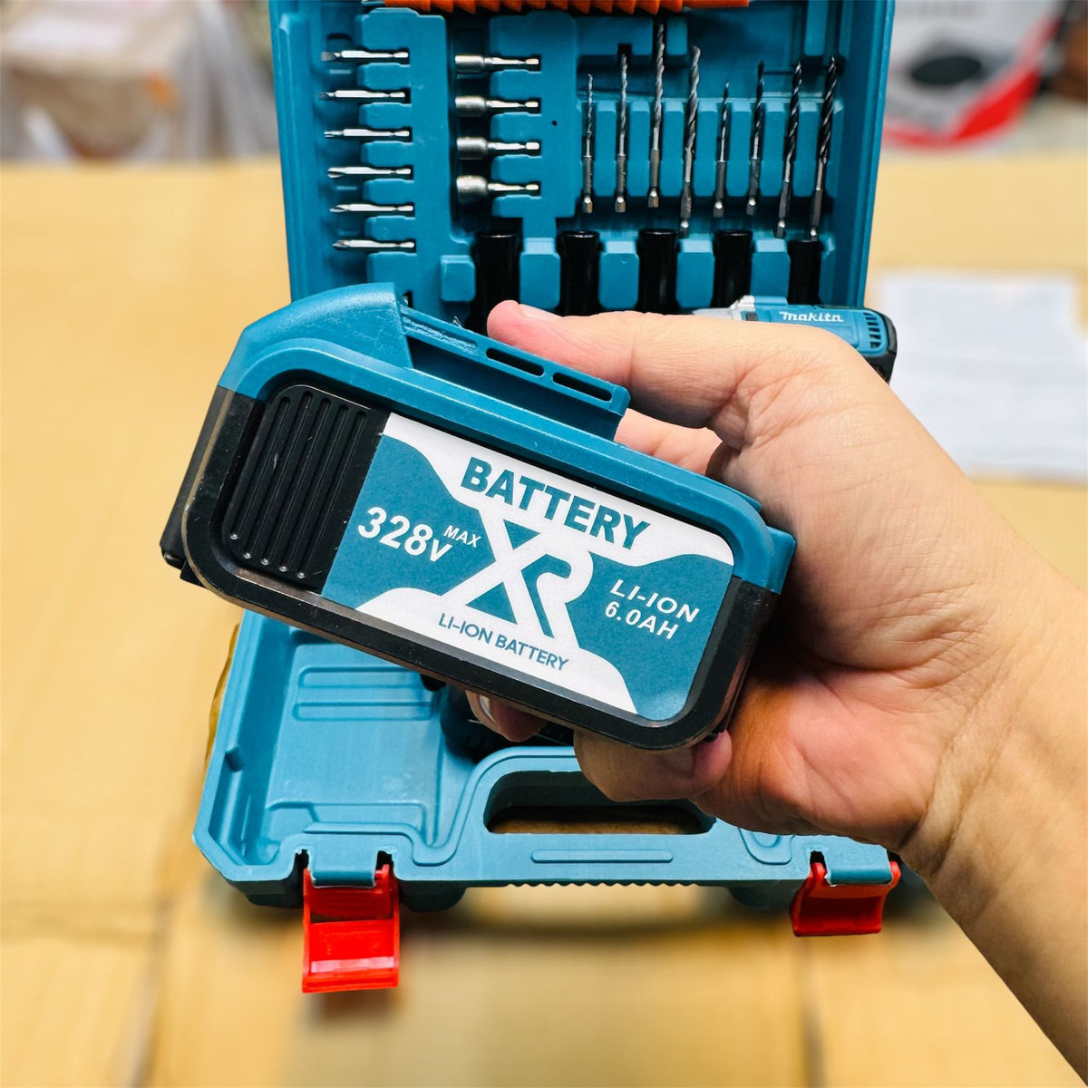 4-in-1 Cordless Impact Wrench 330Nm (Makita-Style)
