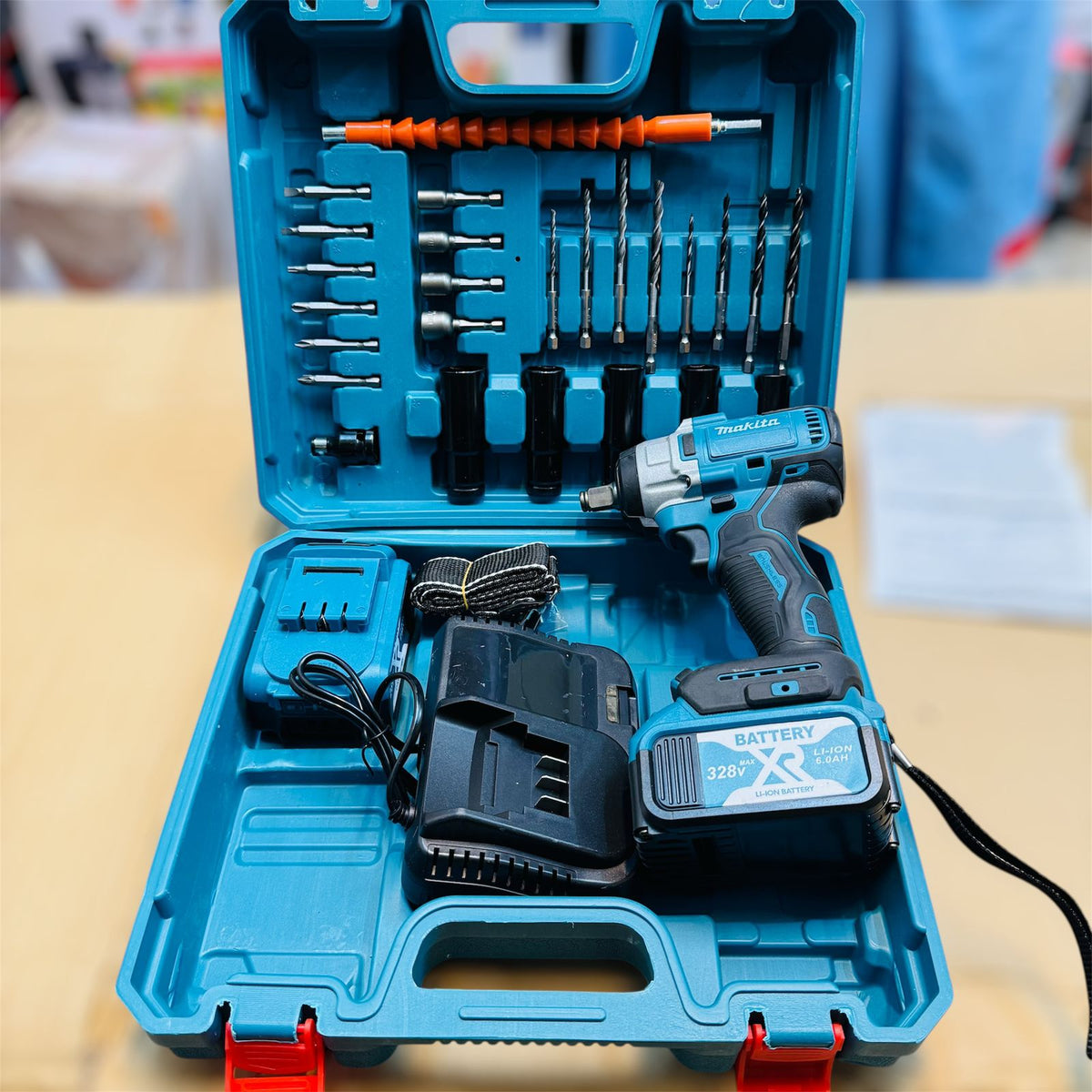 4-in-1 Cordless Impact Wrench 330Nm (Makita-Style)