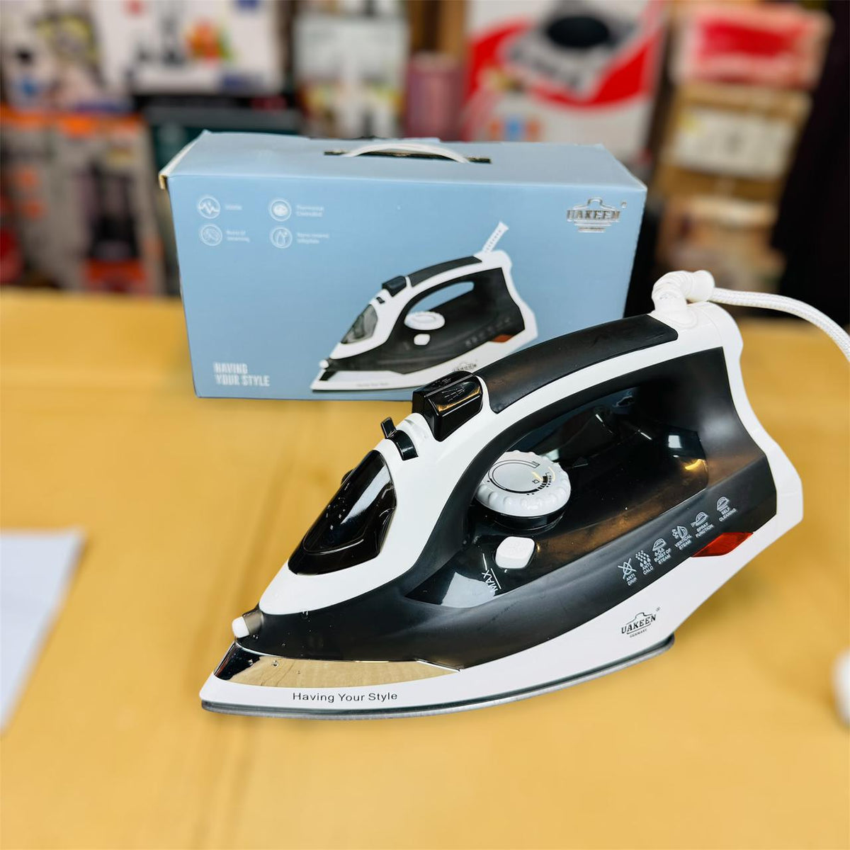 UAKEEN Electric Steam Iron Zl-815