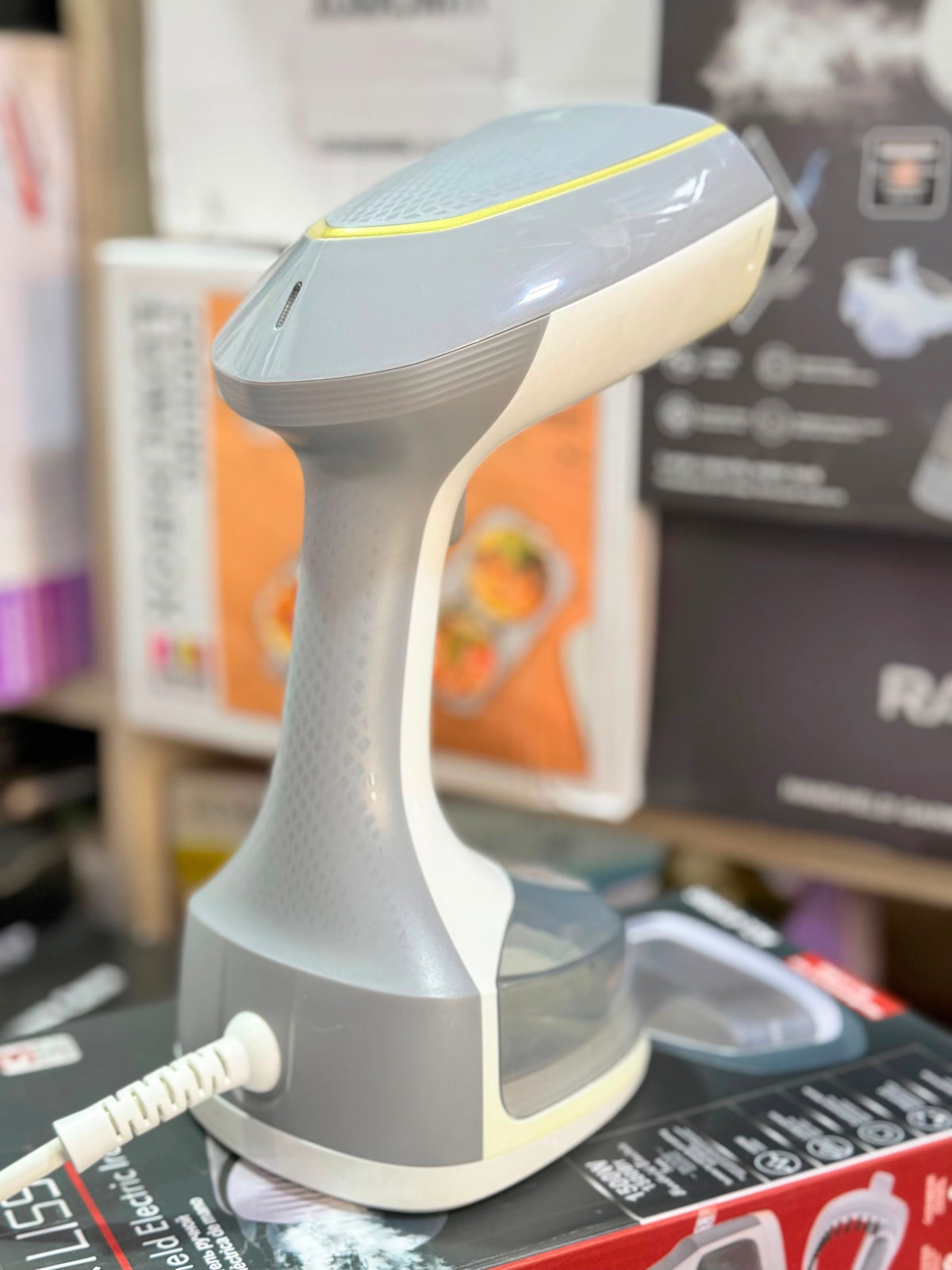 Ackiliss 1500W Handheld Garment Steamer (Continuous Steam)